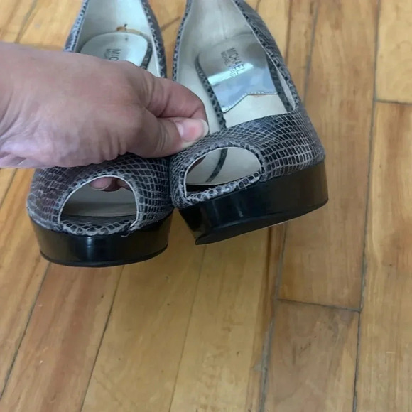 Michael kors  platform pumps - Picture 3 of 6